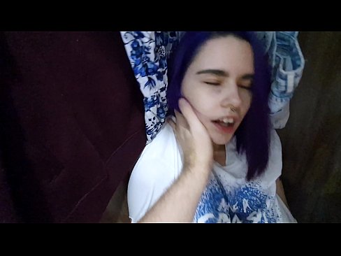❤️ Nilimkuta dada yangu chumbani na kumsaidia cum ❌ ️❤